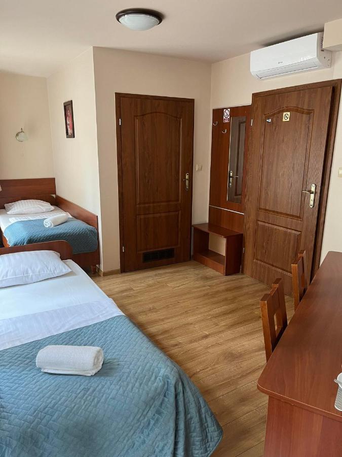 Kamienica Przy Bramie Hotel โอปาตูฟ ภายนอก รูปภาพ