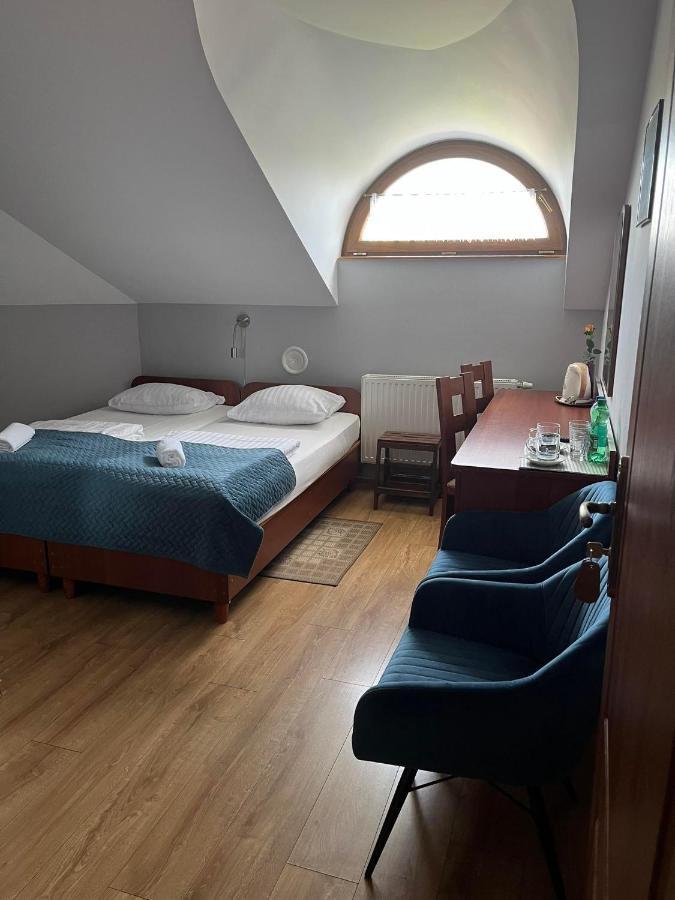 Kamienica Przy Bramie Hotel โอปาตูฟ ภายนอก รูปภาพ