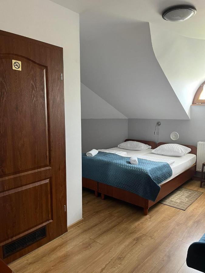 Kamienica Przy Bramie Hotel โอปาตูฟ ภายนอก รูปภาพ