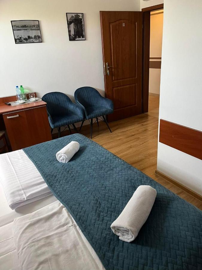 Kamienica Przy Bramie Hotel โอปาตูฟ ภายนอก รูปภาพ