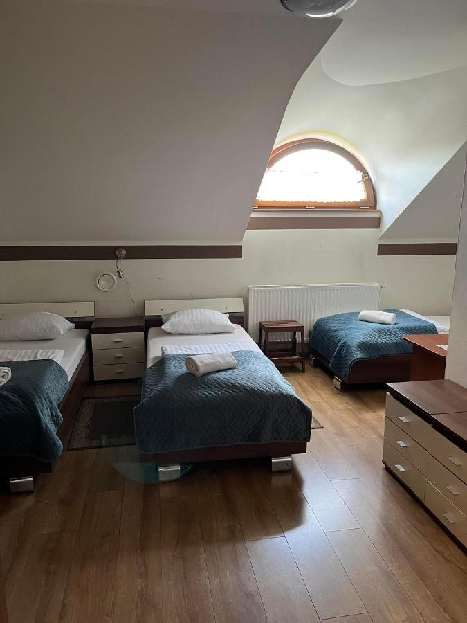 Kamienica Przy Bramie Hotel โอปาตูฟ ภายนอก รูปภาพ