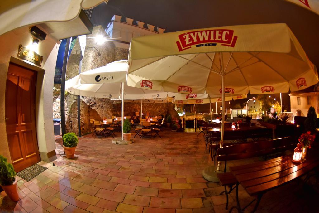 Kamienica Przy Bramie Hotel โอปาตูฟ ภายนอก รูปภาพ