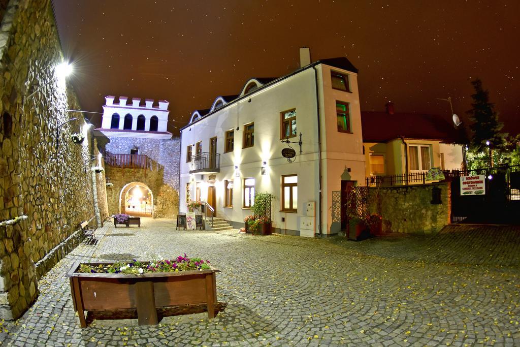 Kamienica Przy Bramie Hotel โอปาตูฟ ภายนอก รูปภาพ
