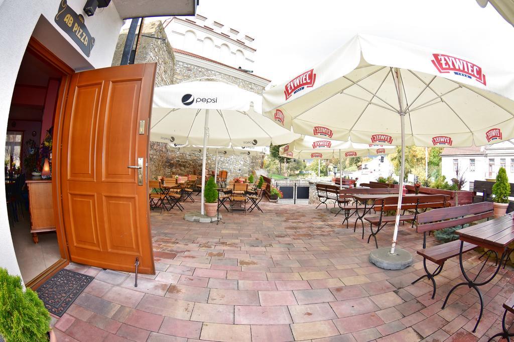 Kamienica Przy Bramie Hotel โอปาตูฟ ภายนอก รูปภาพ